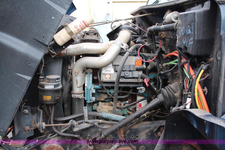 image for item J2160 1999 International 4700 dump truck