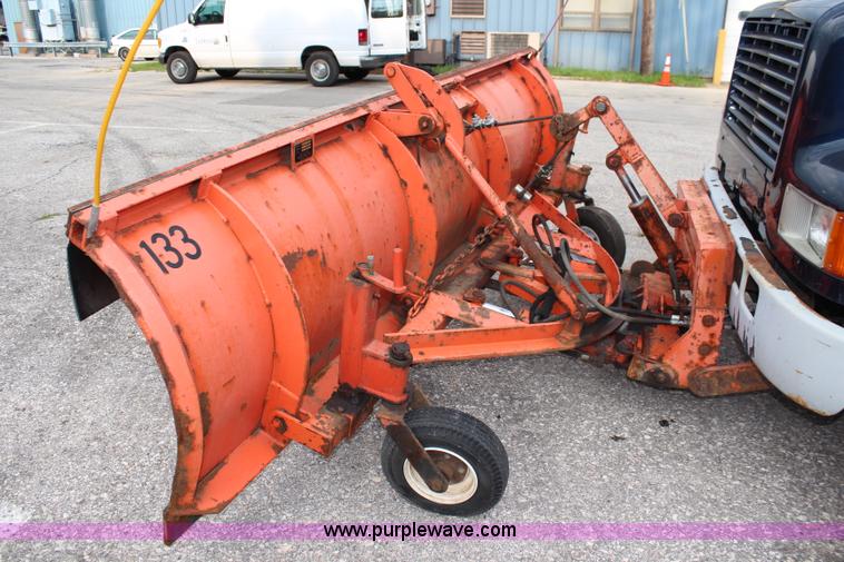 image for item J2160 1999 International 4700 dump truck