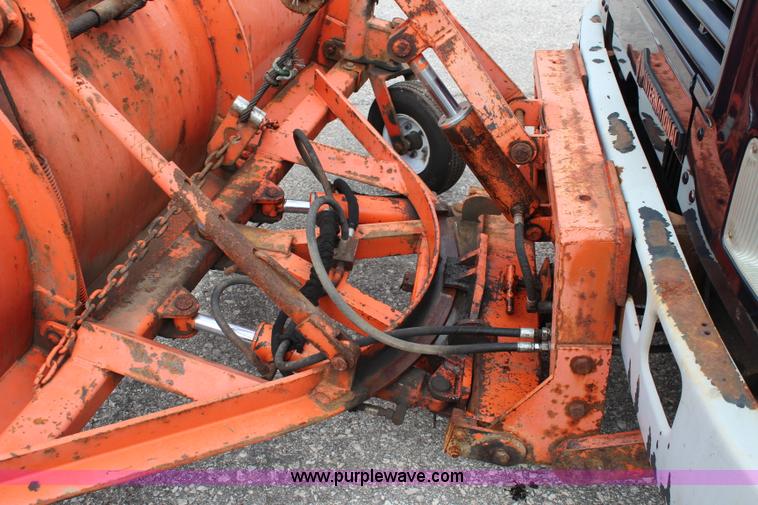 image for item J2160 1999 International 4700 dump truck