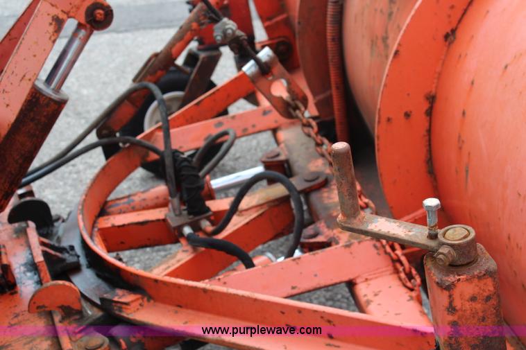 image for item J2160 1999 International 4700 dump truck