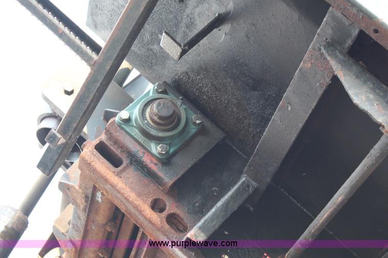 image for item J2160 1999 International 4700 dump truck