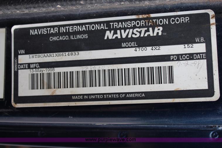 image for item J2160 1999 International 4700 dump truck