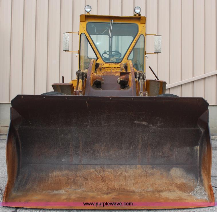 image for item J2166 1968 Caterpillar 966C wheel loader