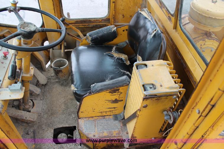 image for item J2166 1968 Caterpillar 966C wheel loader