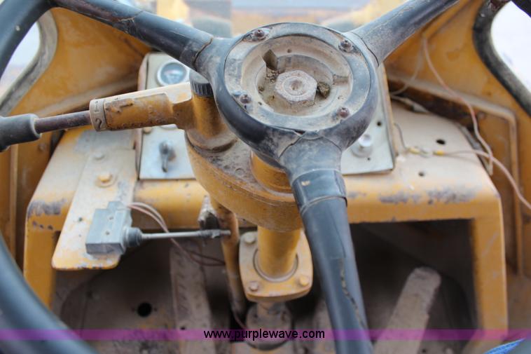 image for item J2166 1968 Caterpillar 966C wheel loader