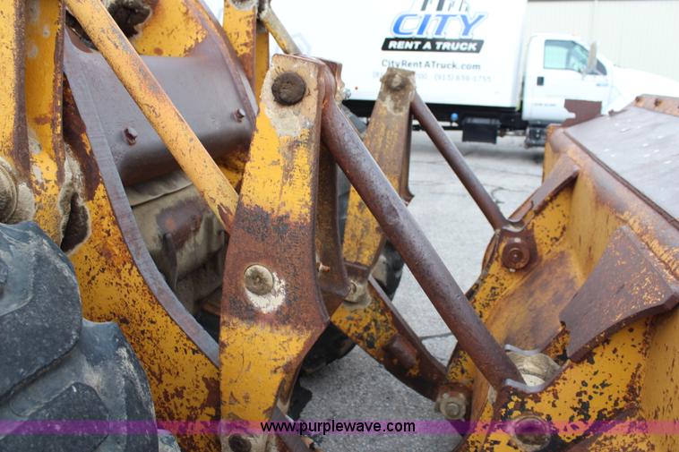 image for item J2166 1968 Caterpillar 966C wheel loader