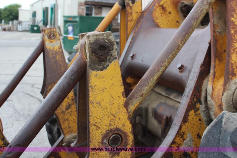 image for item J2166 1968 Caterpillar 966C wheel loader