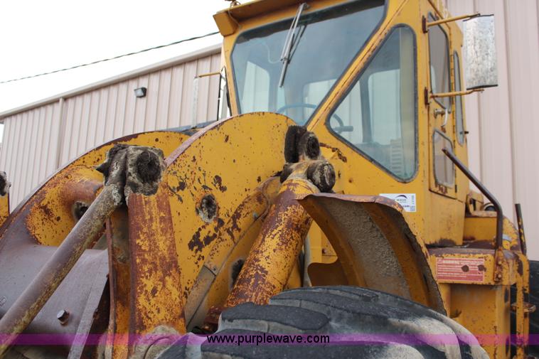 image for item J2166 1968 Caterpillar 966C wheel loader