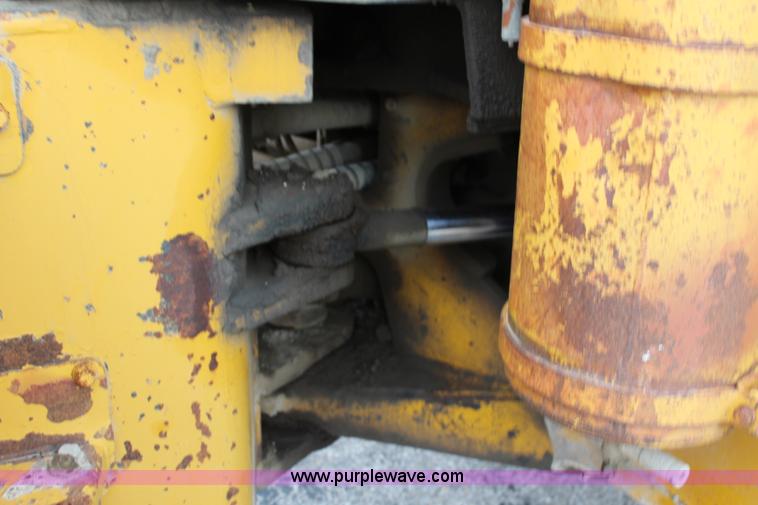 image for item J2166 1968 Caterpillar 966C wheel loader