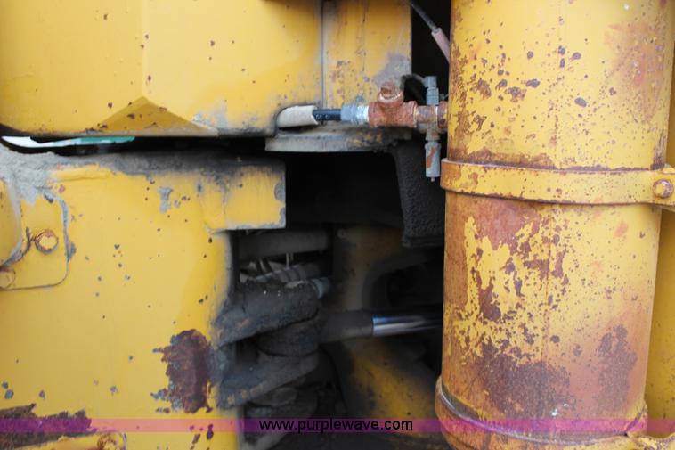 image for item J2166 1968 Caterpillar 966C wheel loader