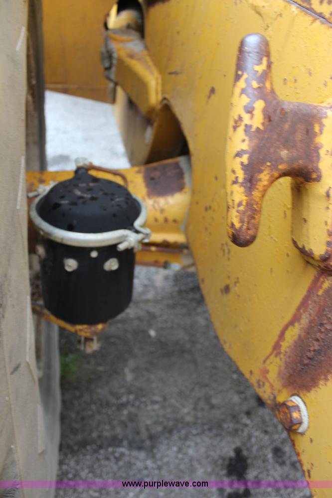 image for item J2166 1968 Caterpillar 966C wheel loader