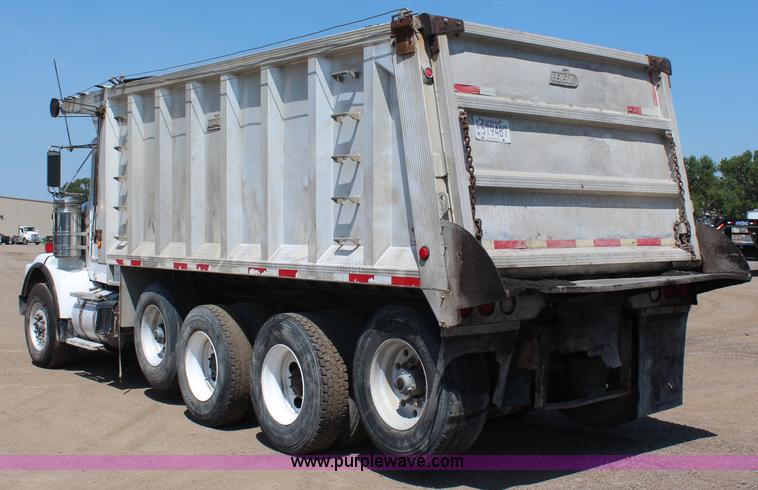 image for item J2191 2000 Kenworth T800 dump truck