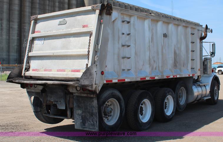 image for item J2191 2000 Kenworth T800 dump truck