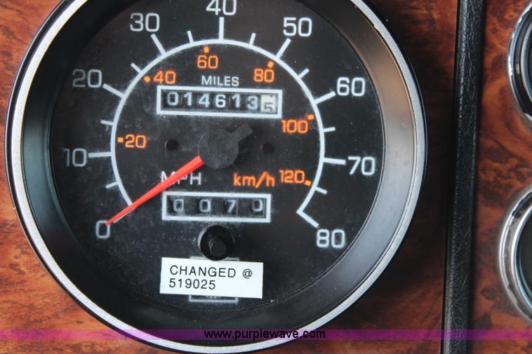 image for item J2191 2000 Kenworth T800 dump truck