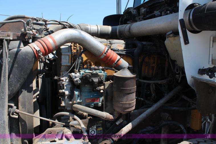 image for item J2191 2000 Kenworth T800 dump truck