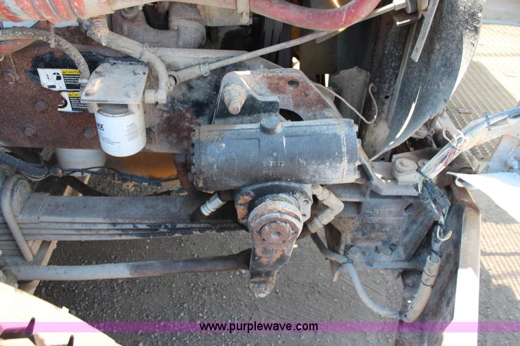 image for item J2191 2000 Kenworth T800 dump truck