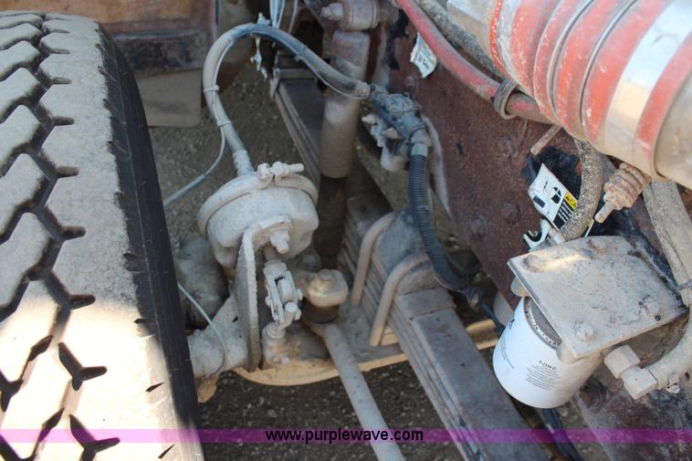 image for item J2191 2000 Kenworth T800 dump truck