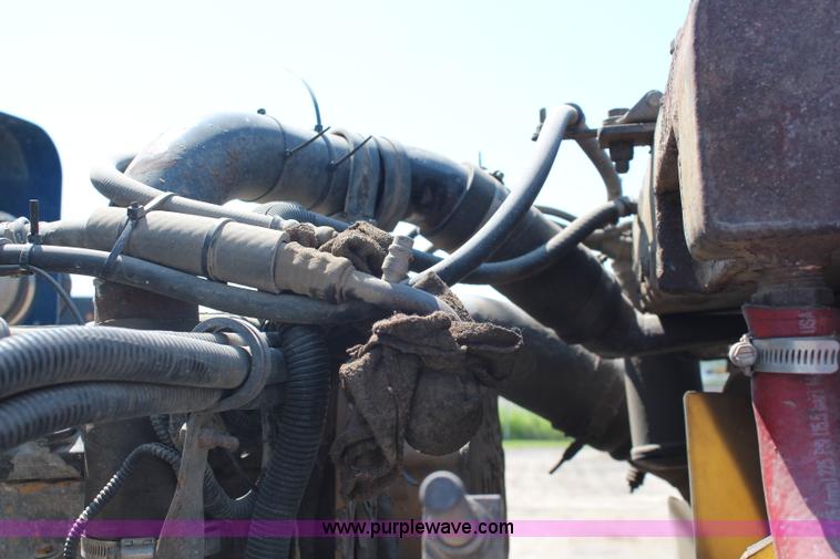 image for item J2191 2000 Kenworth T800 dump truck