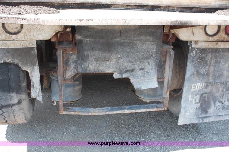 image for item J2191 2000 Kenworth T800 dump truck