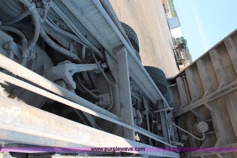 image for item J2191 2000 Kenworth T800 dump truck