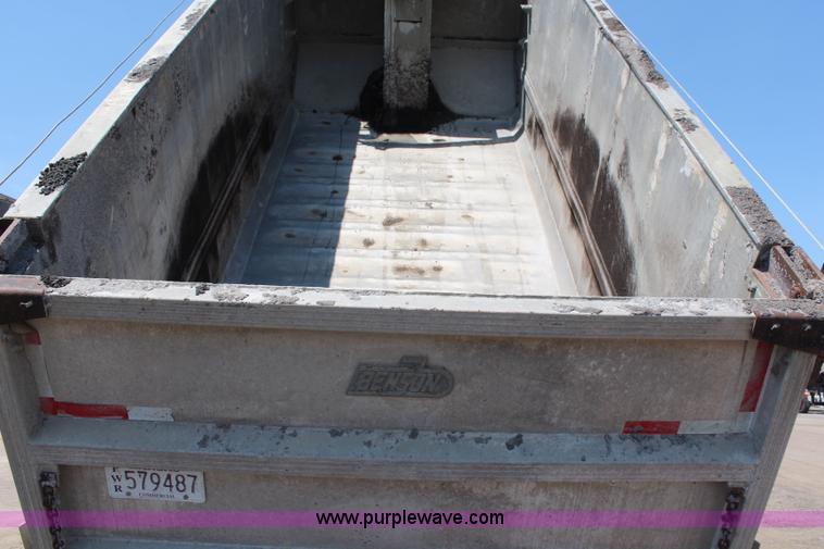 image for item J2191 2000 Kenworth T800 dump truck