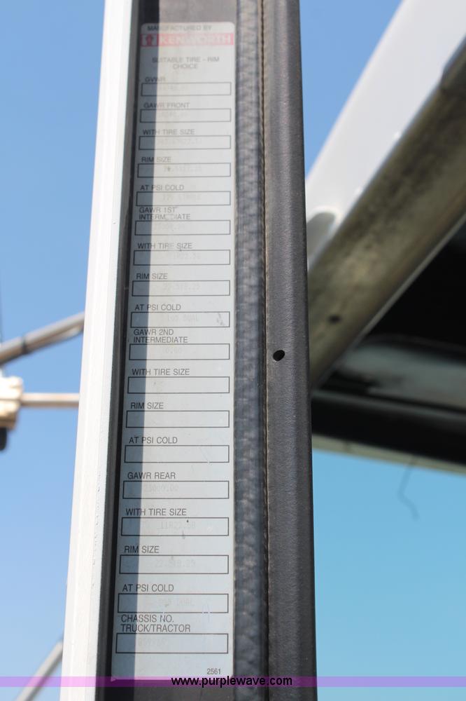 image for item J2191 2000 Kenworth T800 dump truck