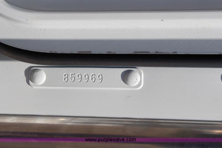 image for item J2191 2000 Kenworth T800 dump truck