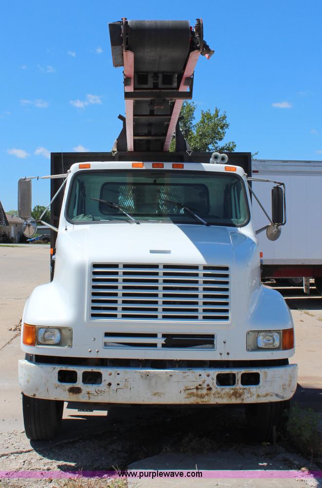 image for item J2229 1997 International 8100 conveyor truck