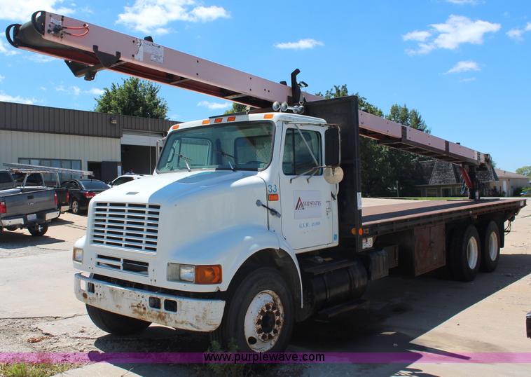 image for item J2229 1997 International 8100 conveyor truck