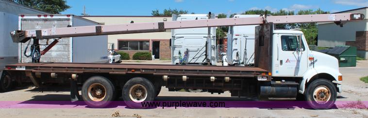 image for item J2229 1997 International 8100 conveyor truck