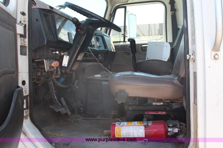 image for item J2229 1997 International 8100 conveyor truck