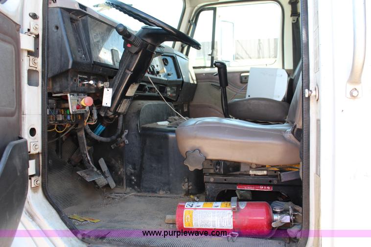 image for item J2229 1997 International 8100 conveyor truck