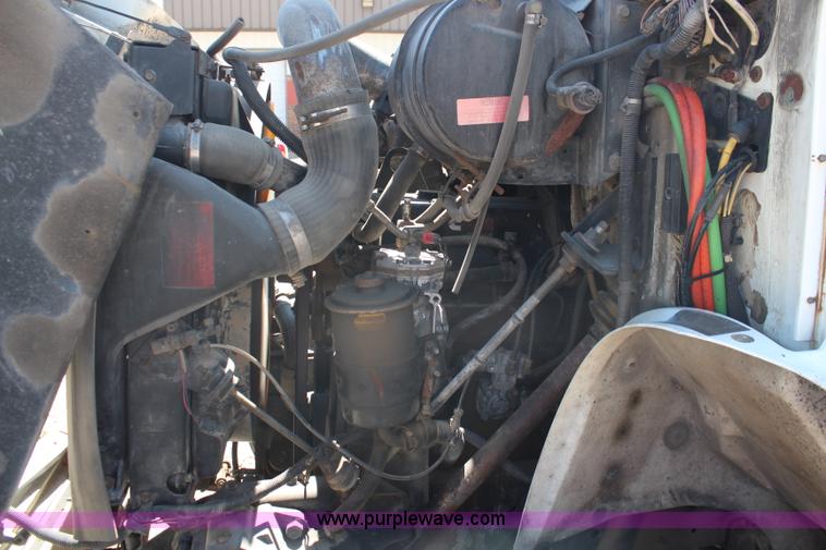 image for item J2229 1997 International 8100 conveyor truck