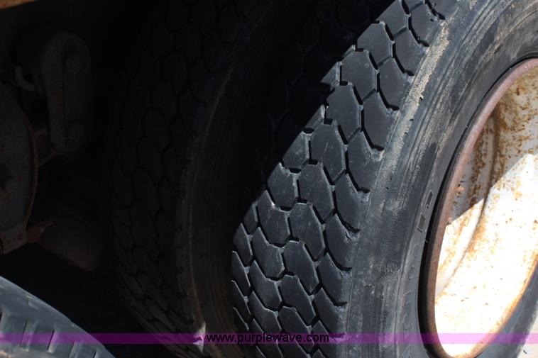 image for item J2229 1997 International 8100 conveyor truck