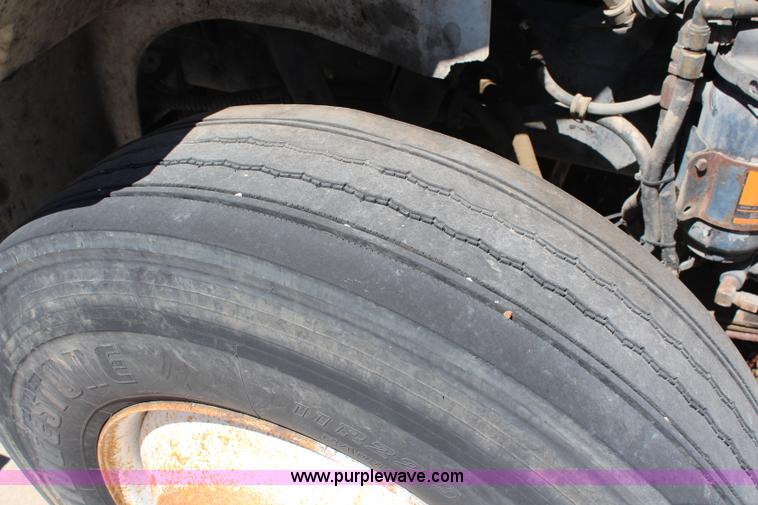 image for item J2229 1997 International 8100 conveyor truck