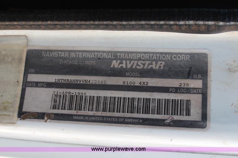 image for item J2229 1997 International 8100 conveyor truck