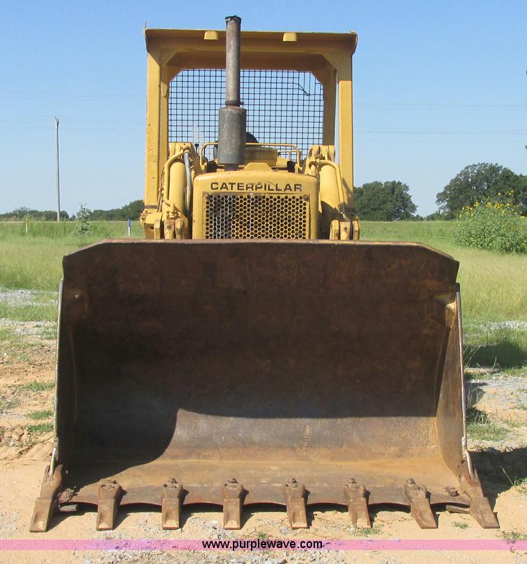image for item J2465 Caterpillar 977L track loader