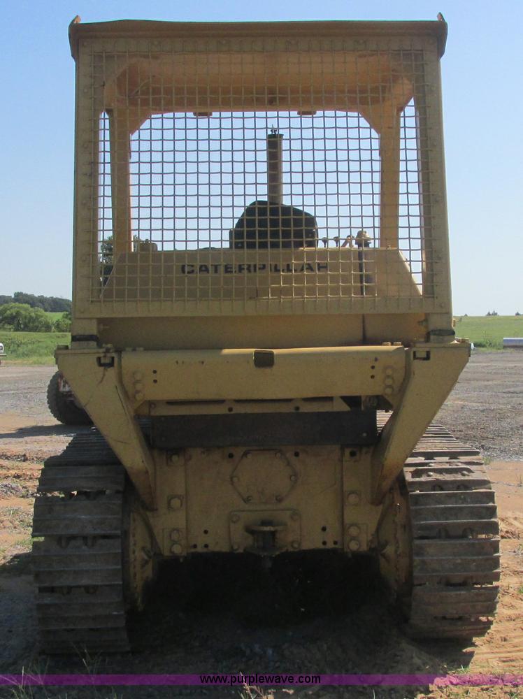 image for item J2465 Caterpillar 977L track loader