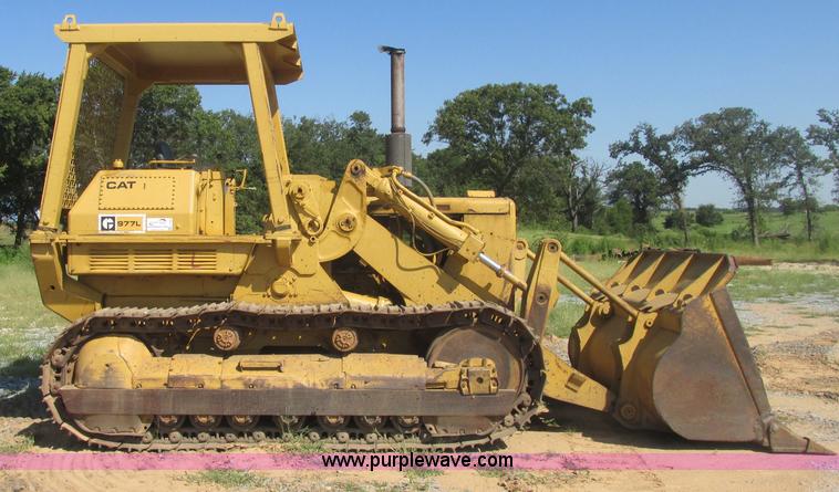image for item J2465 Caterpillar 977L track loader