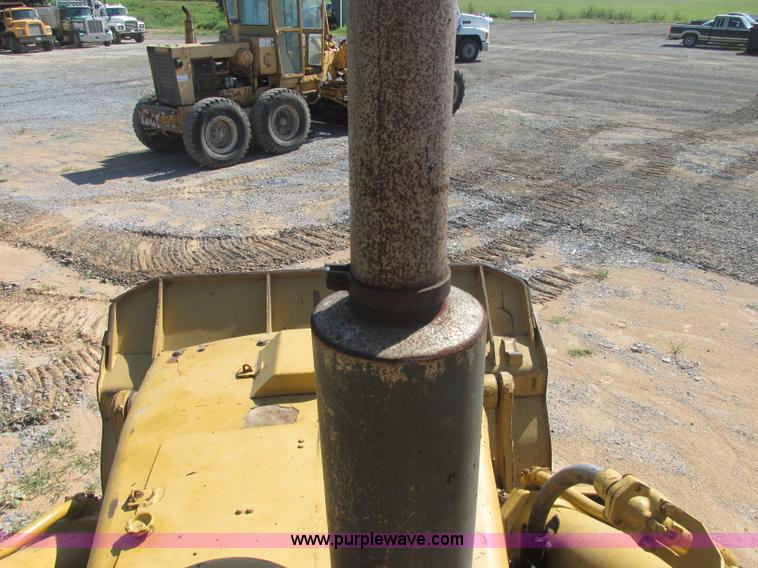 image for item J2465 Caterpillar 977L track loader