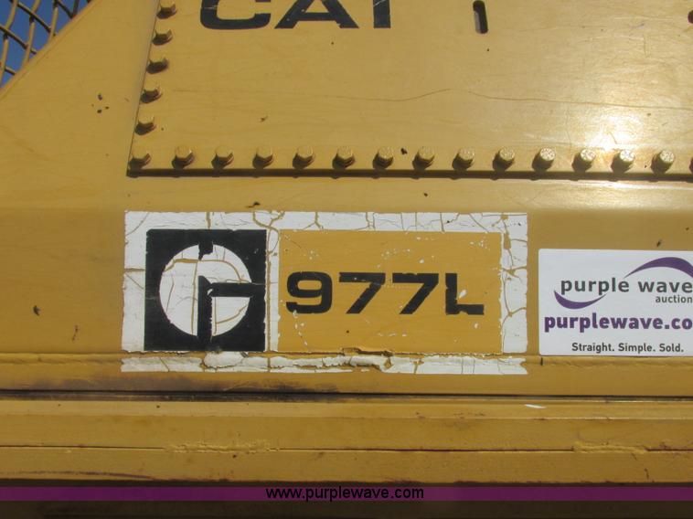 image for item J2465 Caterpillar 977L track loader