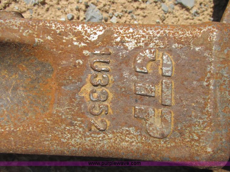 image for item J2465 Caterpillar 977L track loader