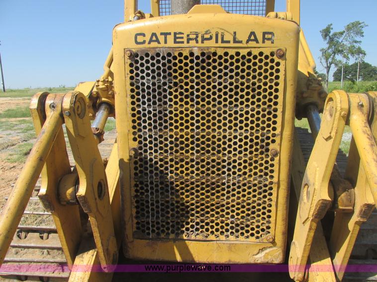 image for item J2465 Caterpillar 977L track loader