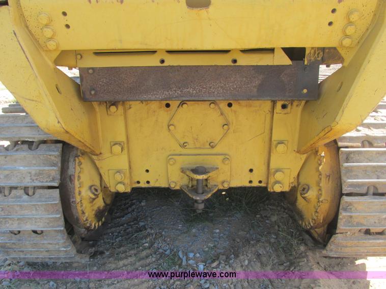 image for item J2465 Caterpillar 977L track loader