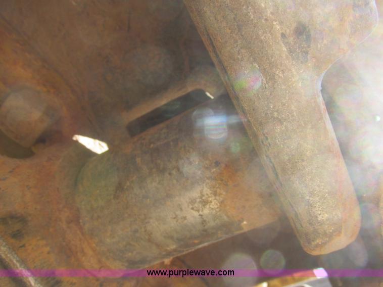 image for item J2465 Caterpillar 977L track loader