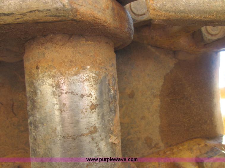 image for item J2465 Caterpillar 977L track loader