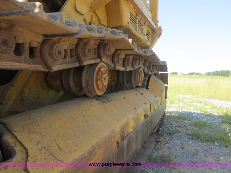 image for item J2465 Caterpillar 977L track loader