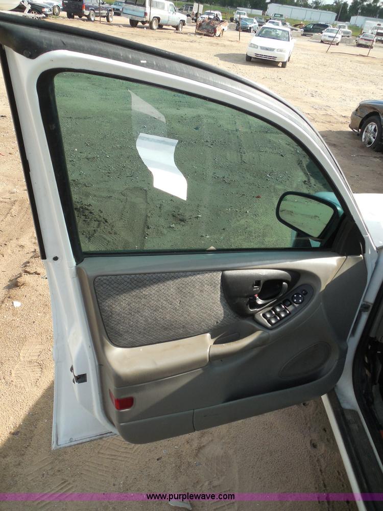 image for item I3362 2000 Chevrolet Malibu