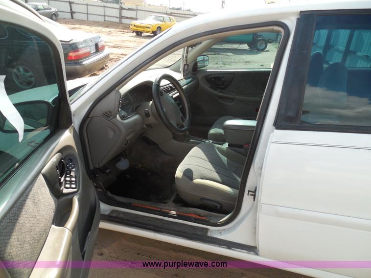 image for item I3362 2000 Chevrolet Malibu