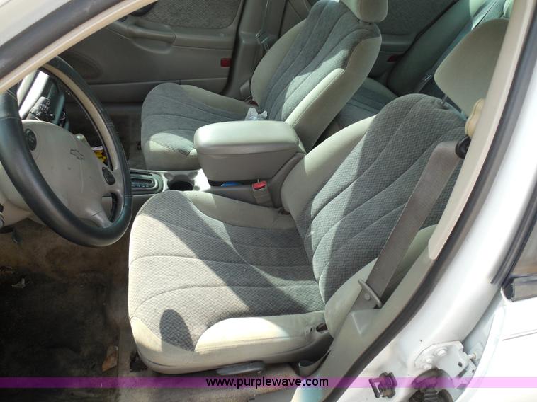 image for item I3362 2000 Chevrolet Malibu